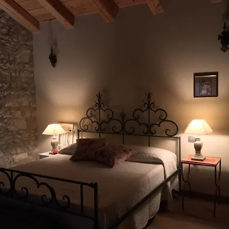 Borgo Palazzo Steffaneo Bed and breakfast San Vito al Torre