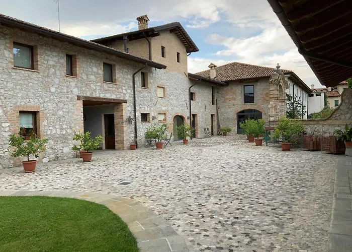 Borgo Palazzo Steffaneo Bed & Breakfast San Vito al Torre